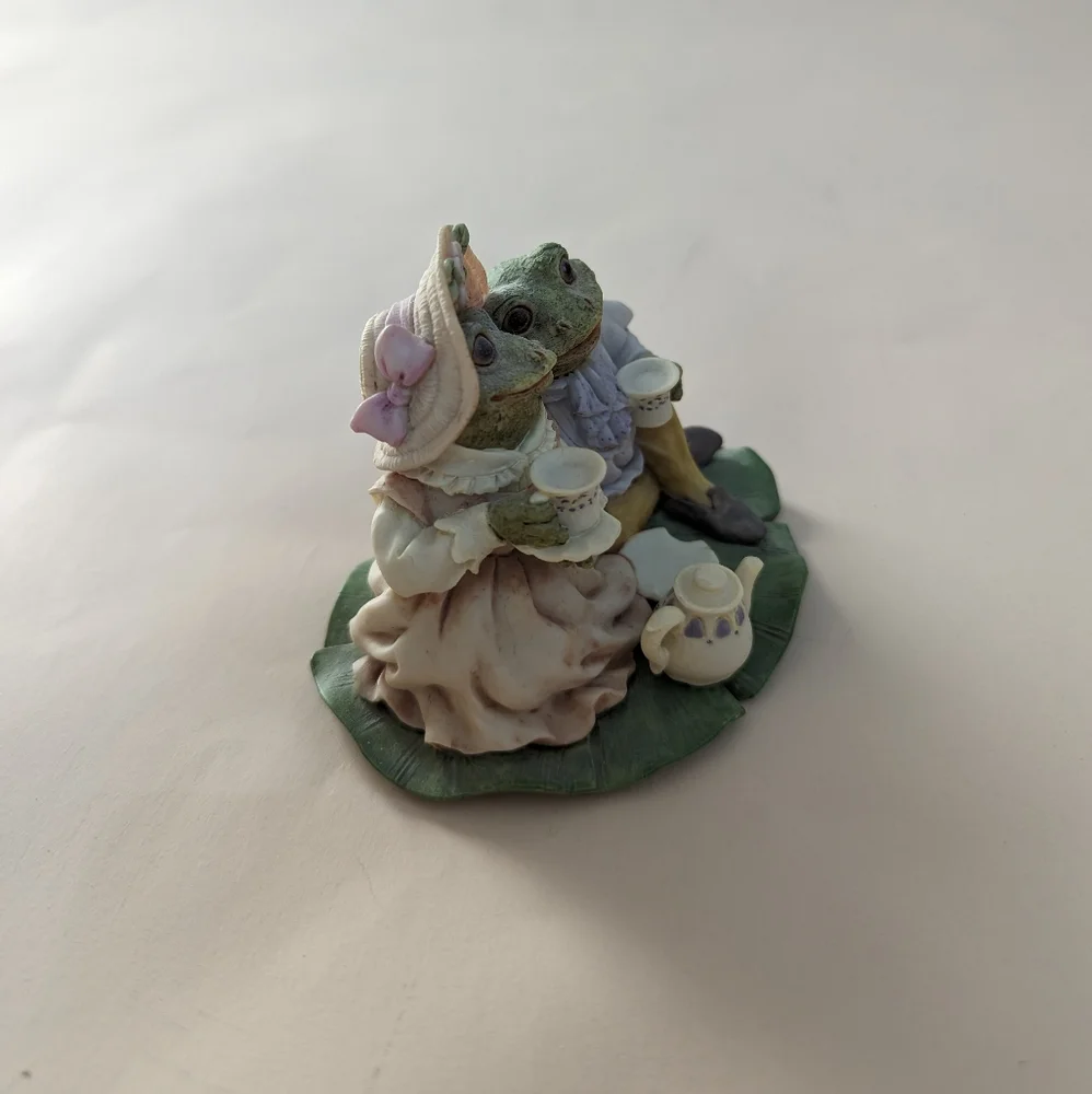 1996 Westland Frog Tea Party Figurine Fantasy "Tea for Two" Resin Figurine - Picture 3 of 10